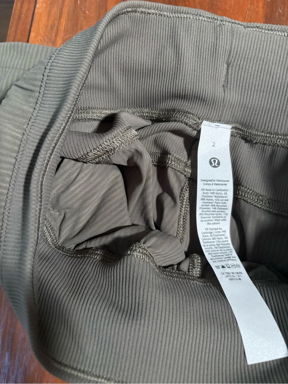 Lululemon Dance Studio army green 3.5” shorts Size 2 nwot